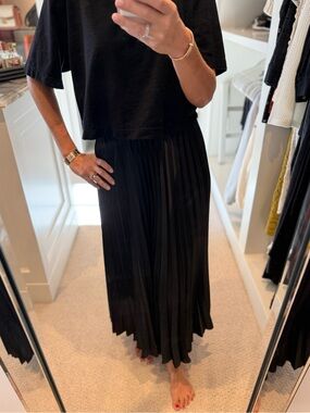 Zara pleated satin effect skirt, size M